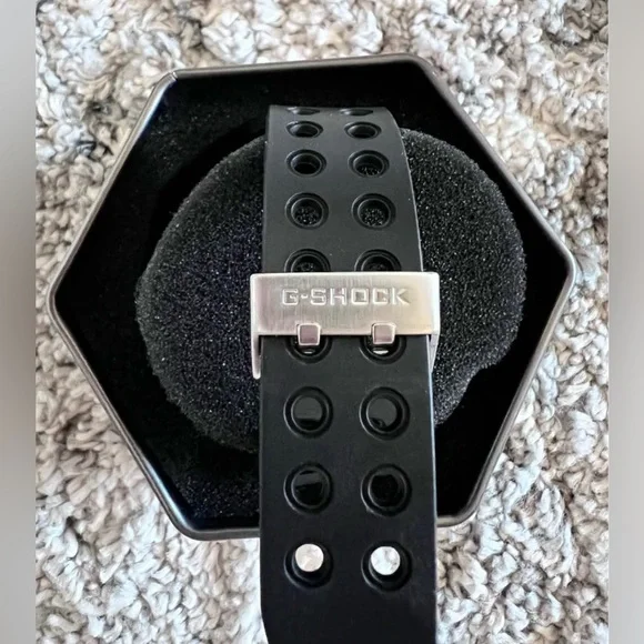 Casio G-Shock Black Watch with Orange Accents - Frogman Style - Picture 3 of 3